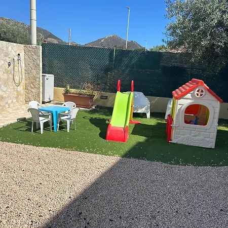 Casa de Férias Villaluciana Solanas (Cagliari)