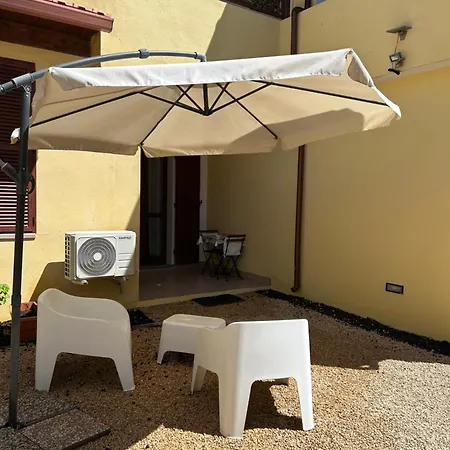 Villaluciana Tatil Evi Solanas (Cagliari)
