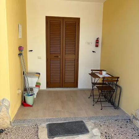 Feriehus Villaluciana Solanas (Cagliari)
