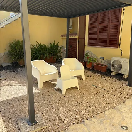 Villaluciana Solanas (Cagliari)
