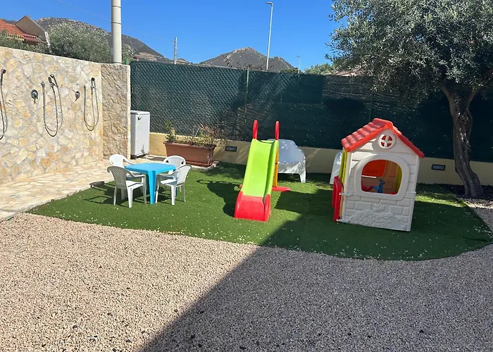 Casa de Férias Villaluciana Solanas (Cagliari)